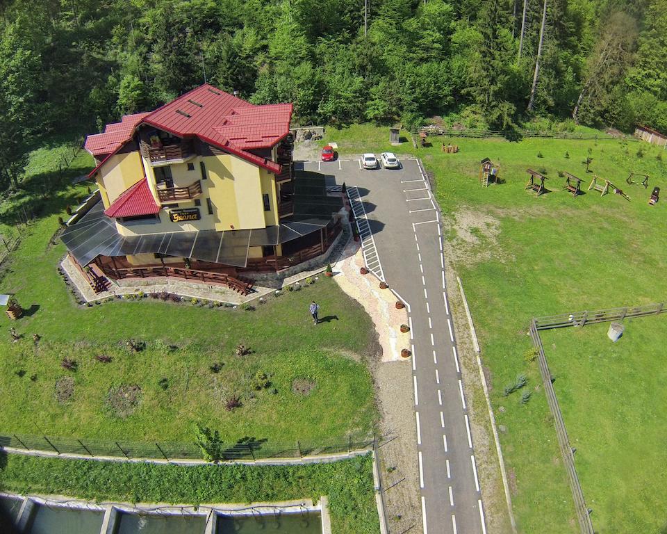 Pensiunea Geona Poiana Teiului Exterior foto