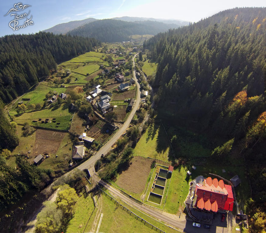 Pensiunea Geona Poiana Teiului Exterior foto