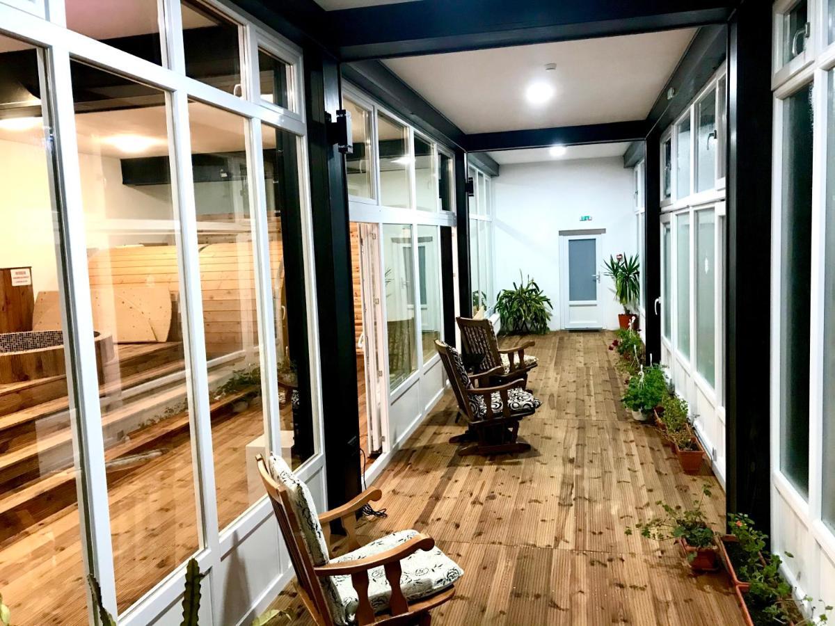 Pensiunea Geona Poiana Teiului Exterior foto